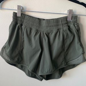 EUC - Lululemon Hotty Hot Shorts